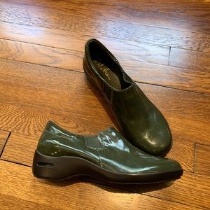 Women’s Cole Haan/Nike Air waterproof clogs